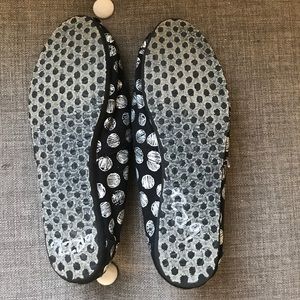 Toms Shoes - Toms Polka Dot Shoes Toms Shoes - Toms Polka Dot Shoes
