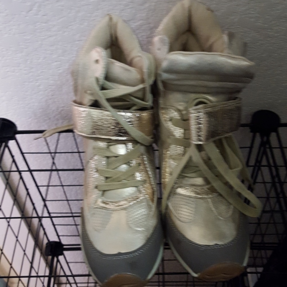 New Gold tennis shoes