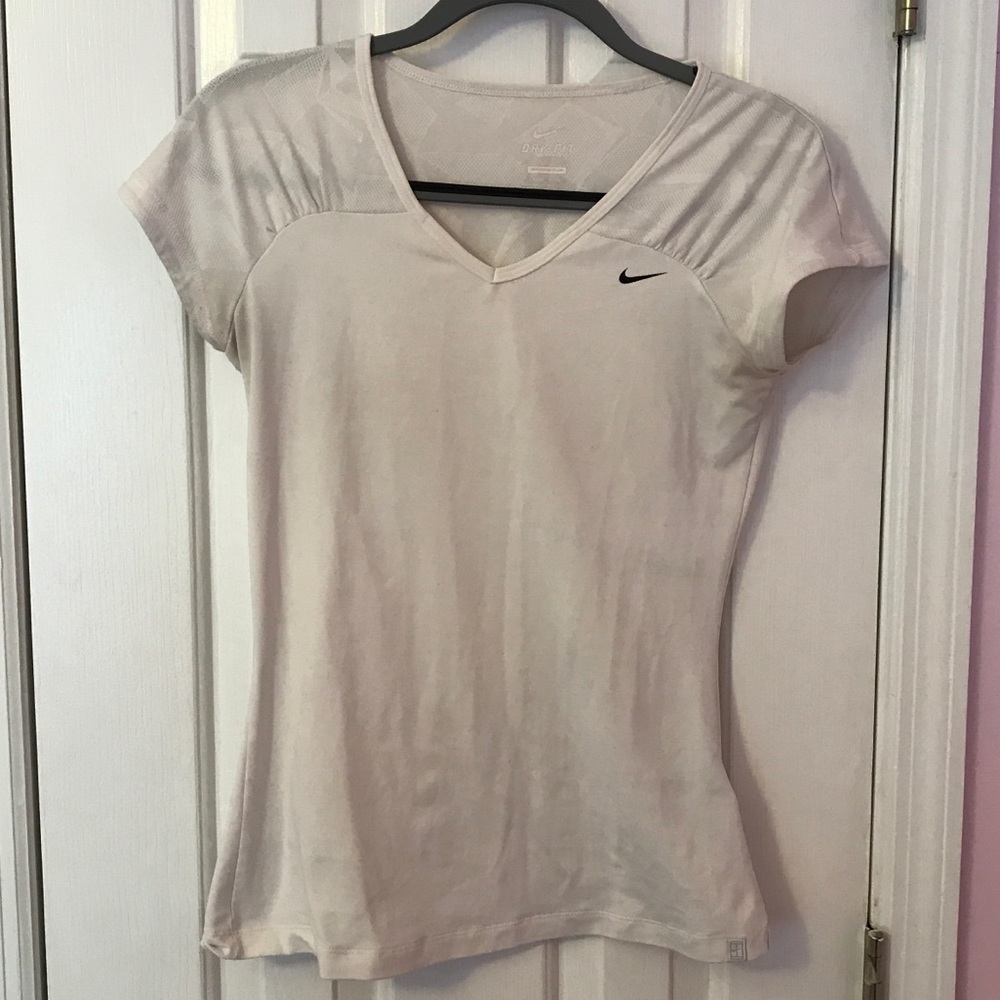 Nike top