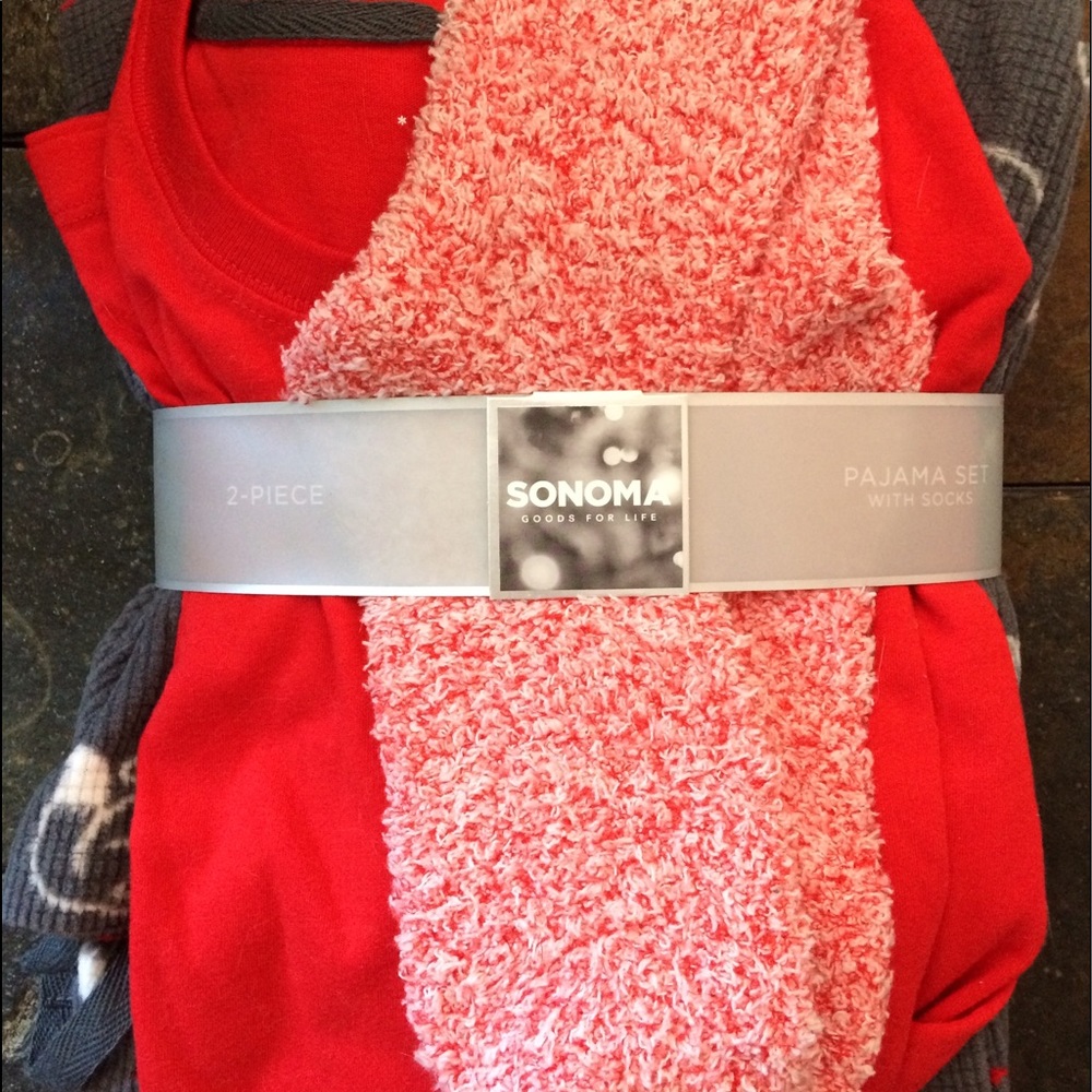 NWT Red/Grey Fleece Pajama Set w/Chenille Socks