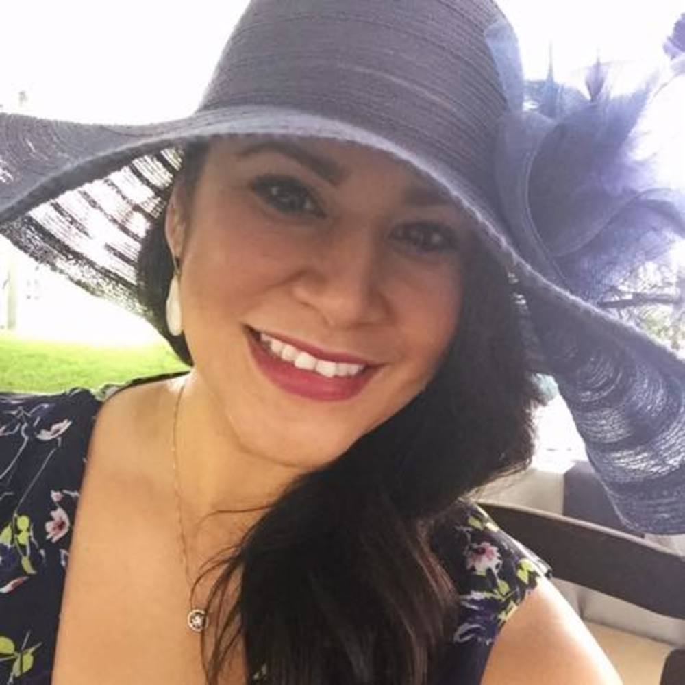 Meet your Posher, Lorie