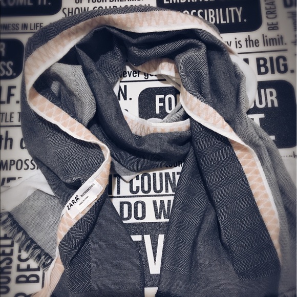 ZARA shawl for kids - Picture 2 of 3