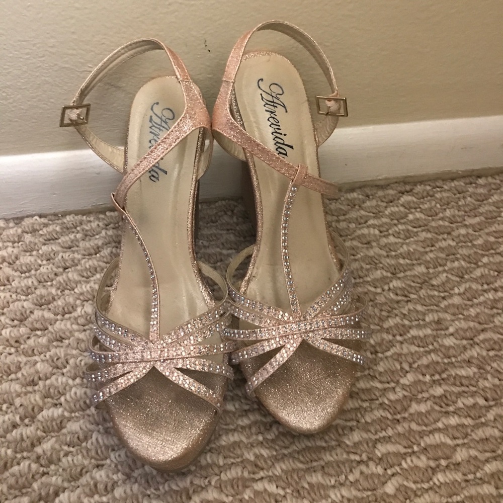 Heels - Picture 2 of 2