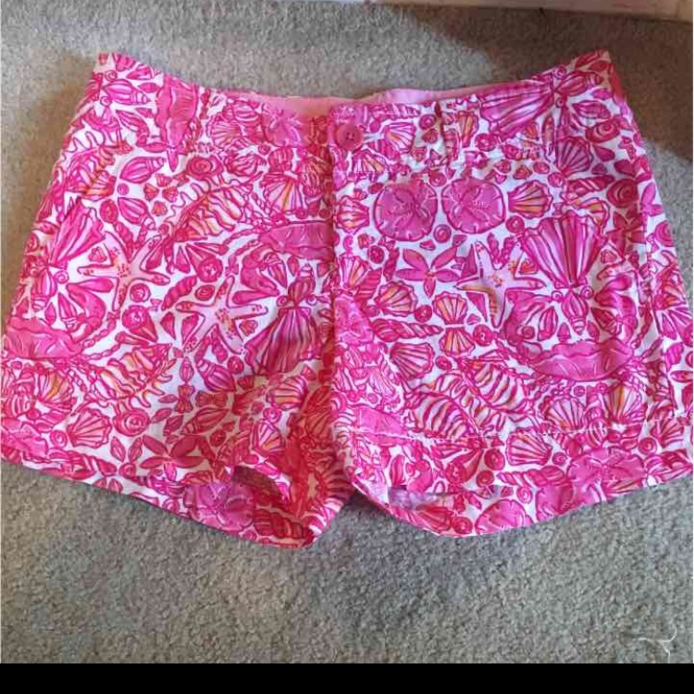 FINAL SELLING DAY!!!Lilly Pulitzer shorts size 2!