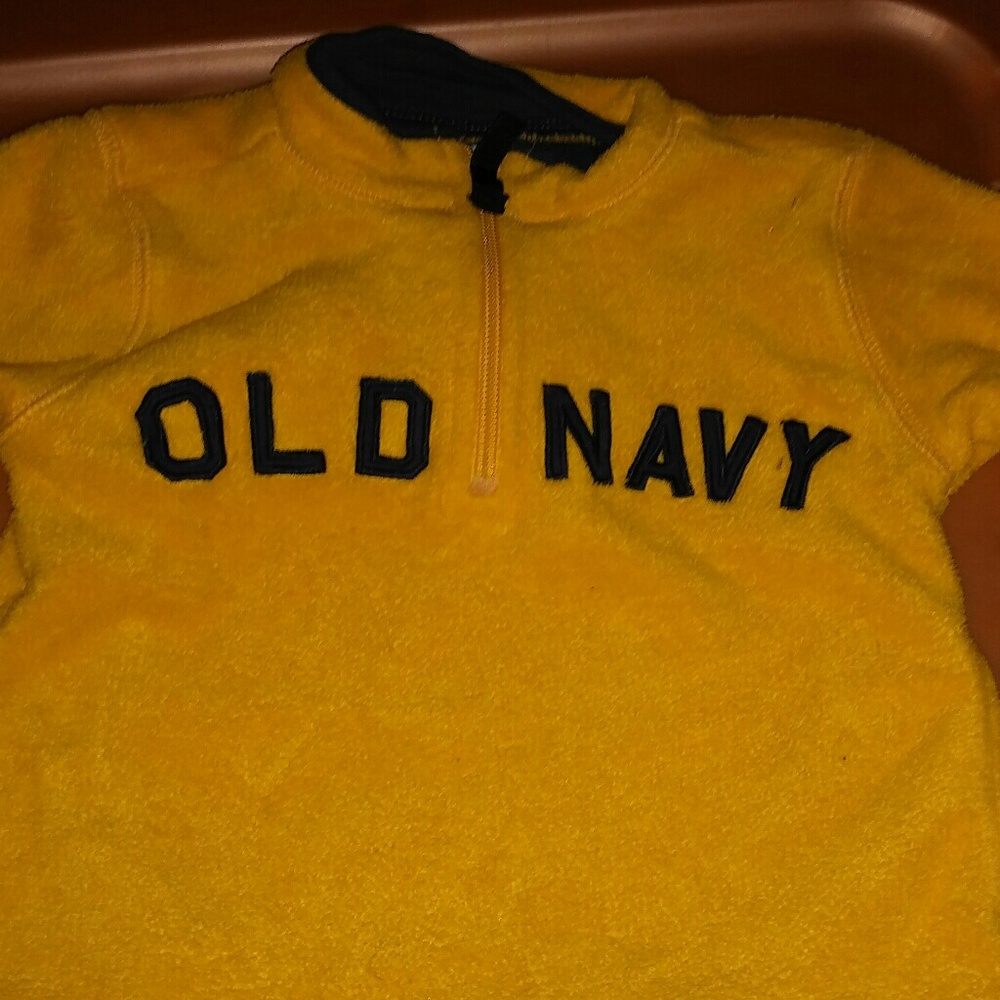 Old Navy pullover Sz.12-18 mos.