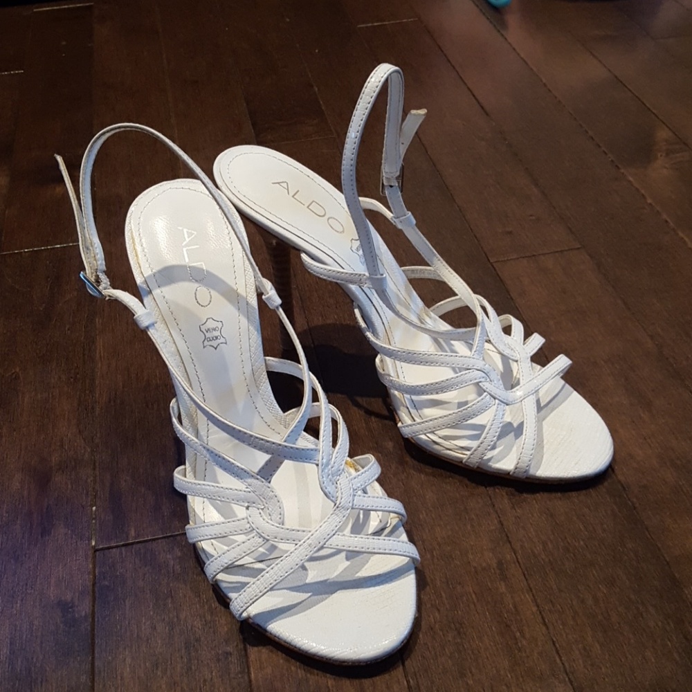 Size 7 White Aldo stiletto sandals