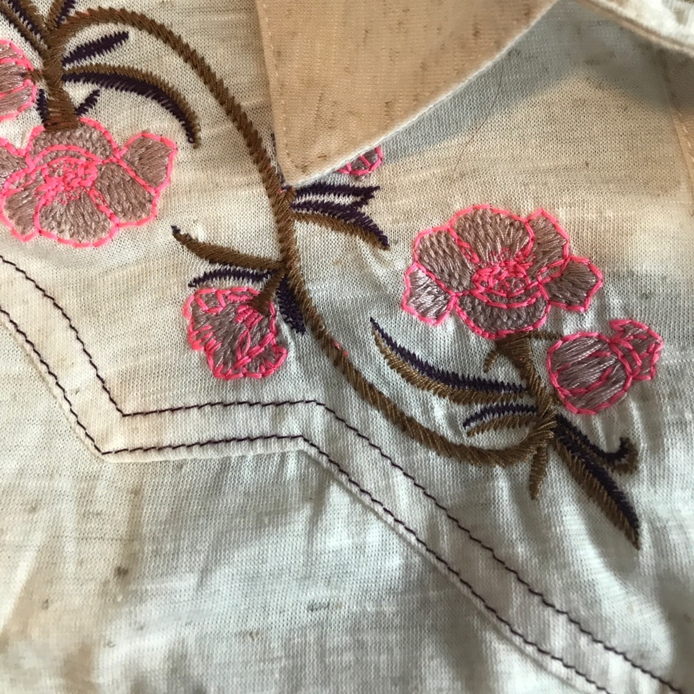 Embroidered button down - Picture 2 of 5