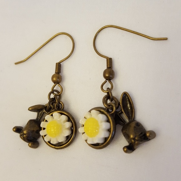 Bunny and Daisy dangle earrings - Picture 1 of 2