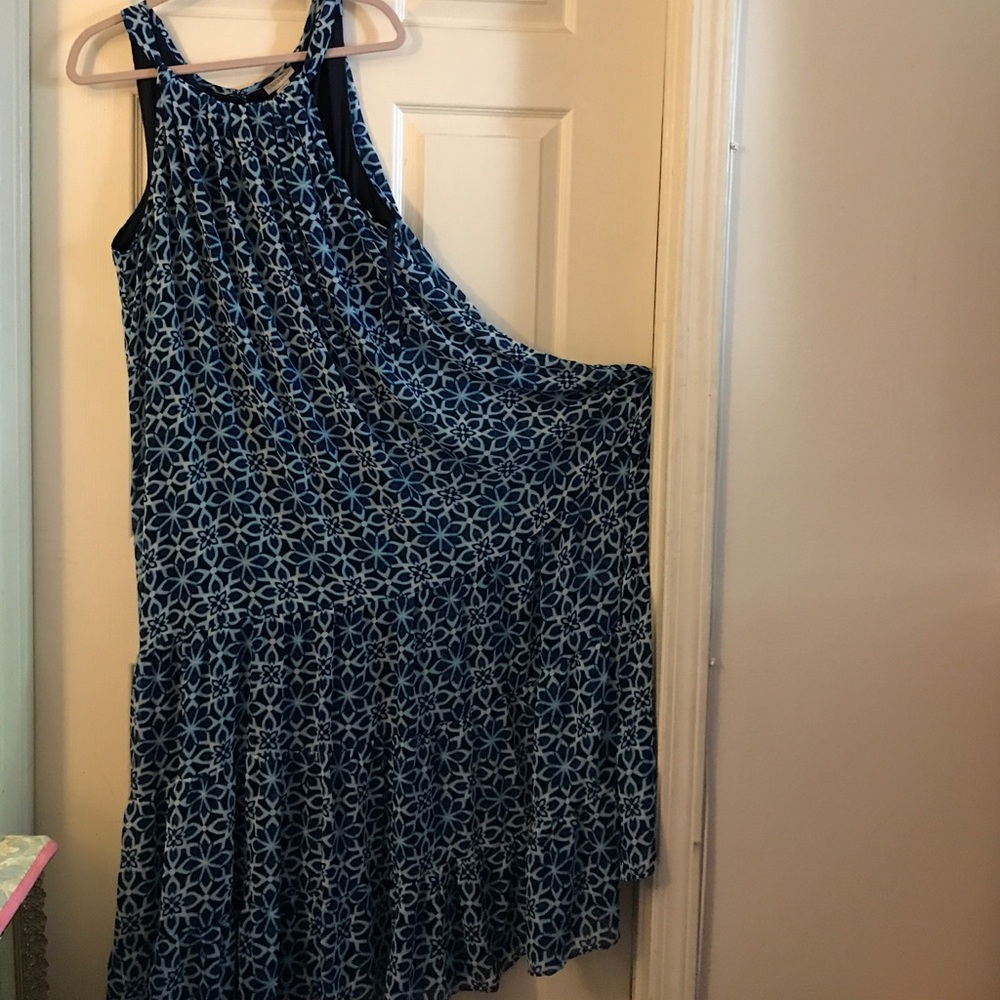 New fun flirty maxi navy /white so cute 3x