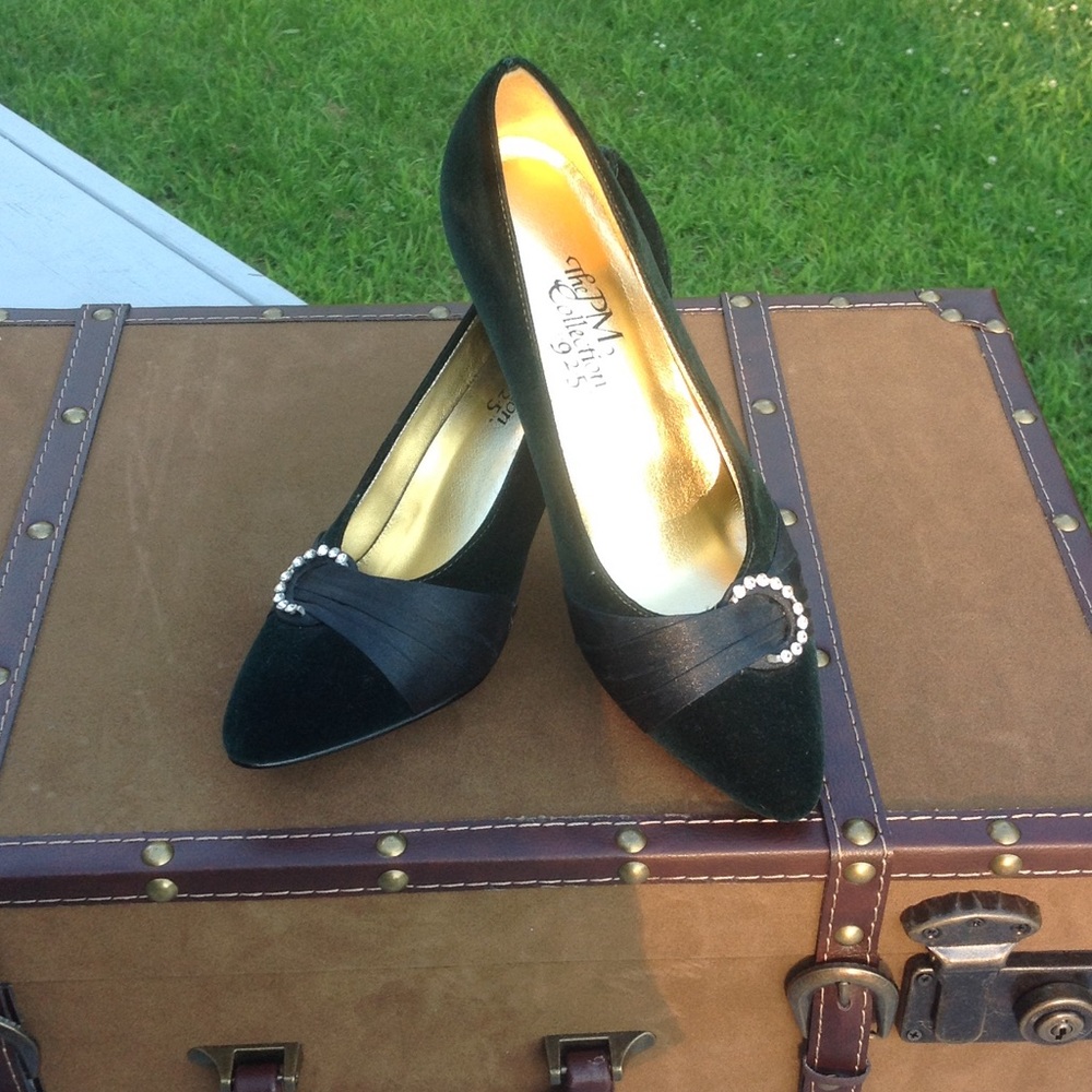 Velvet Evening Pumps