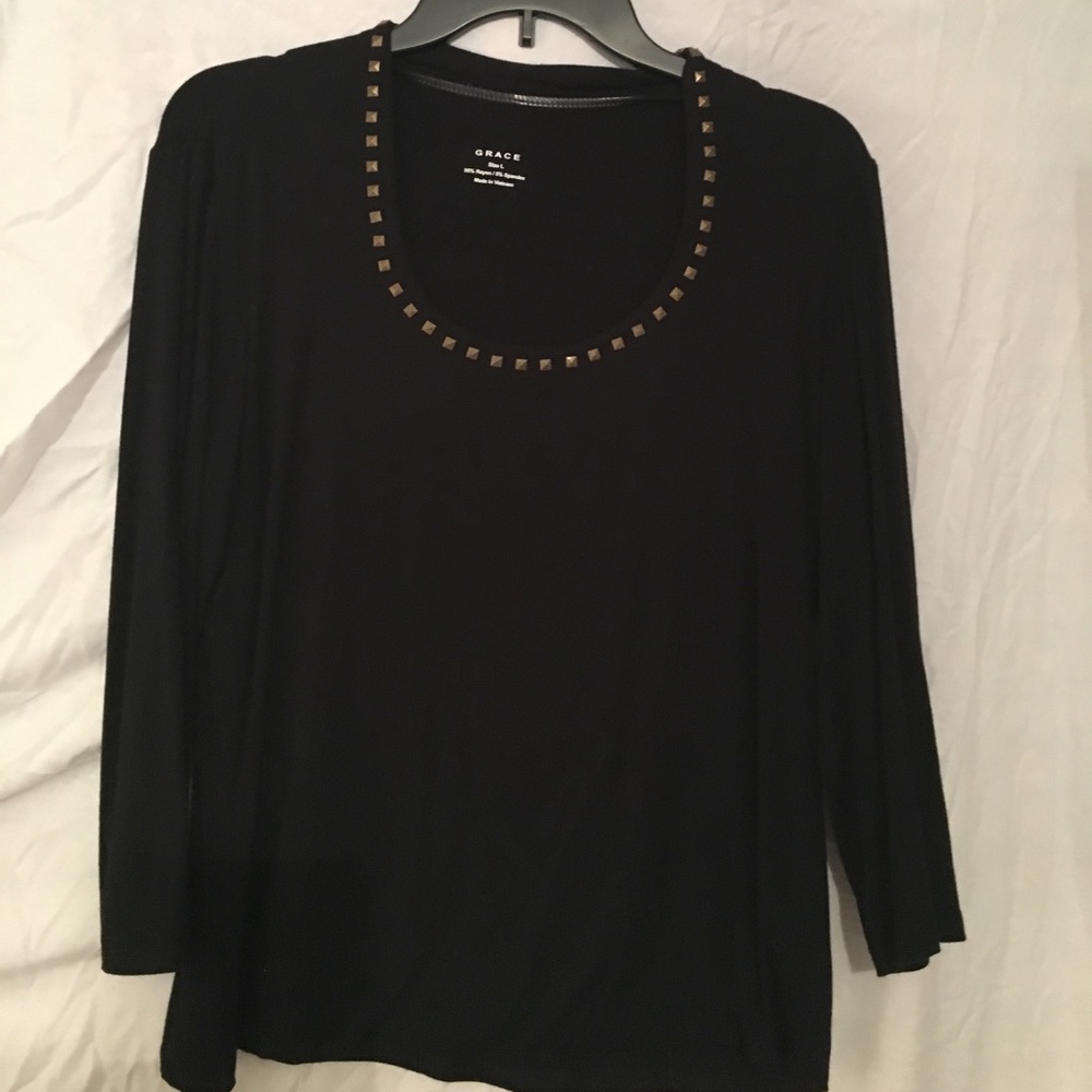 Black shirt