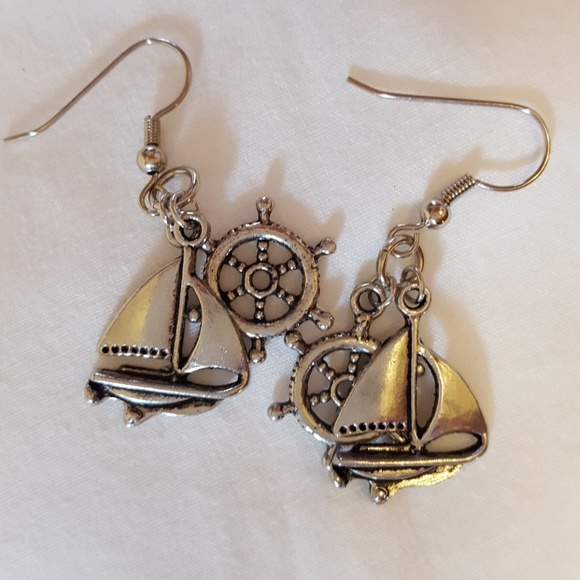 Three sets of Sailor drop earrings - Picture 2 of 4