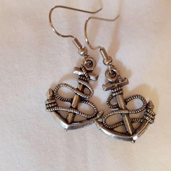 Three sets of Sailor drop earrings - Picture 3 of 4