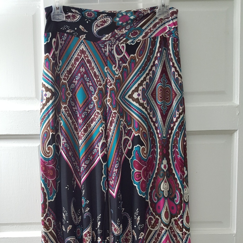 💲Closet Clear Out💲 Multi Color Print Paloozas