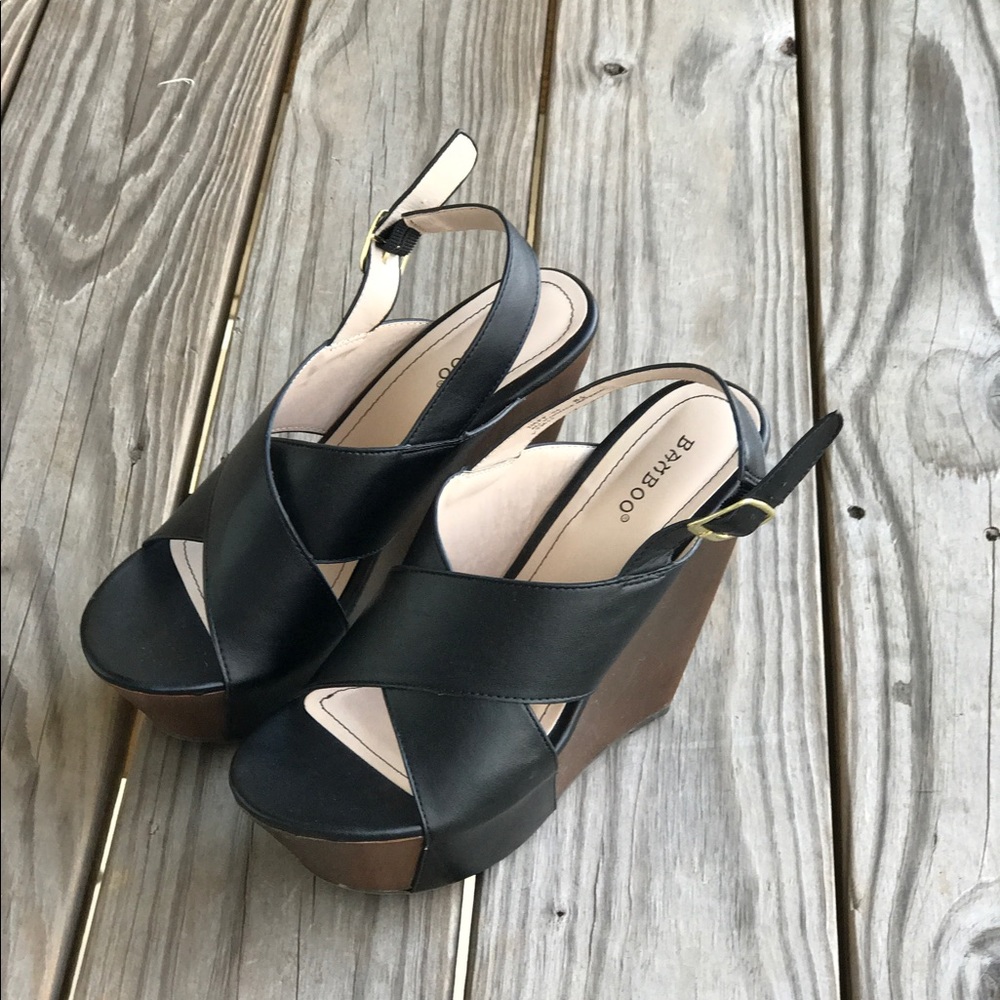 Bamboo Inspired Wedges • Size 8 1/2