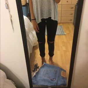 🍌ABERCROMBIE KIDS RIPPED IN KNEE BLACK JEANS 🍌