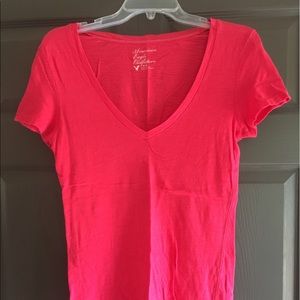 V-neck t-shirt