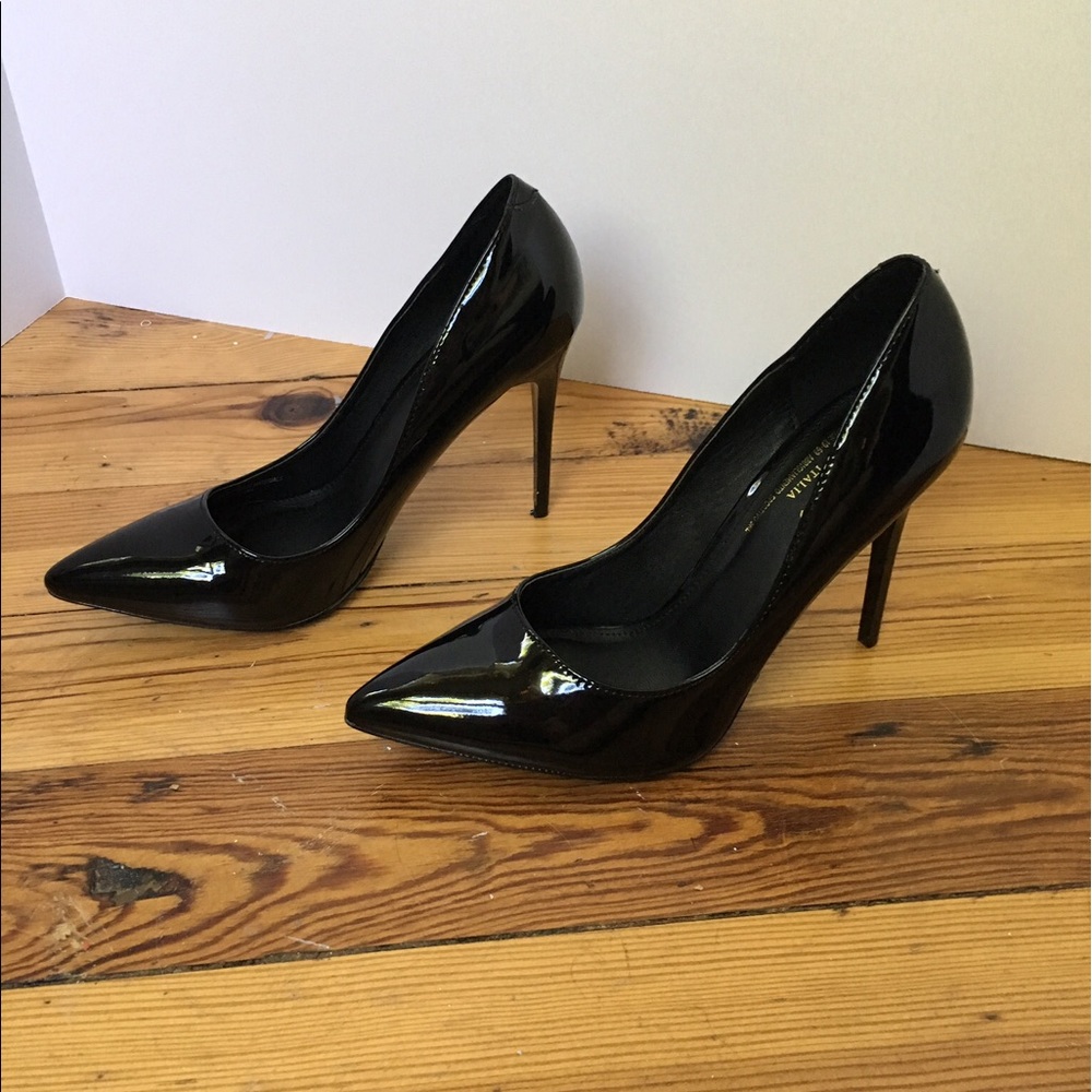 New!! Versace 19.69 V black patent leather heels
