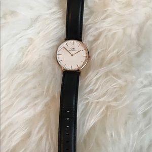 Daniel Wellington watch rose gold