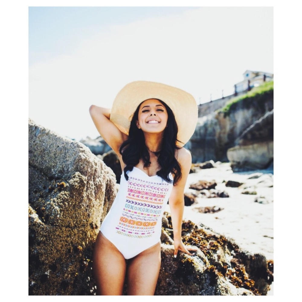 New✨ Aerie One Piece White Swimsuit ✨