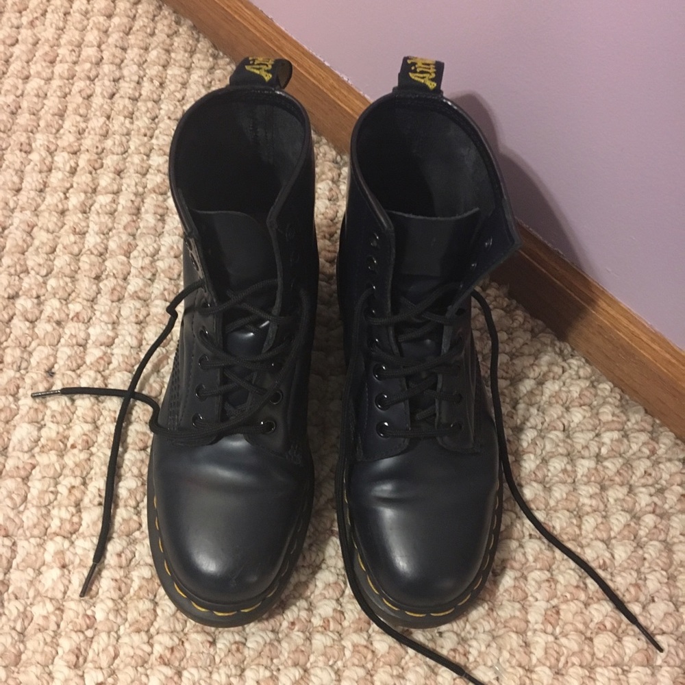 💙SOLD💙 Navy blue Dr Martens