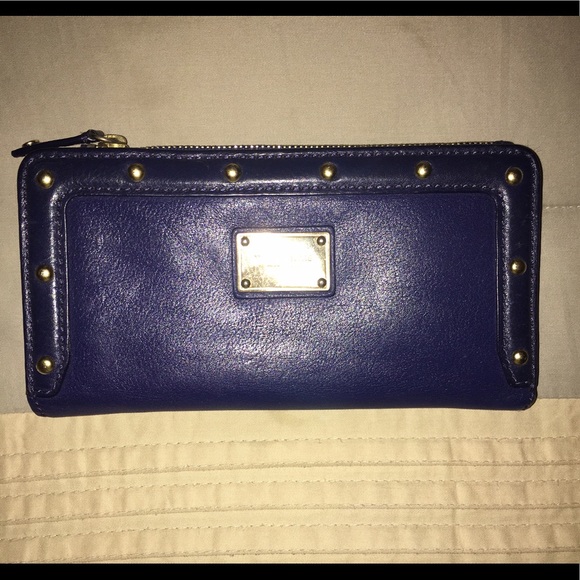 Michael Kors Handbags - Michael Kors Limited Edition Saffiano Wallet