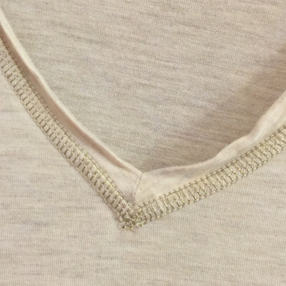 Women's GAP v-neck tee - Picture 3 of 4