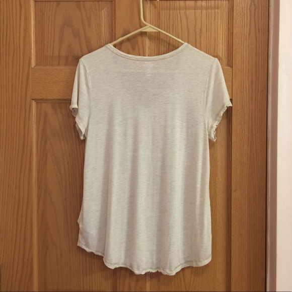 Women's GAP v-neck tee - Picture 4 of 4