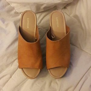 Express tan heels