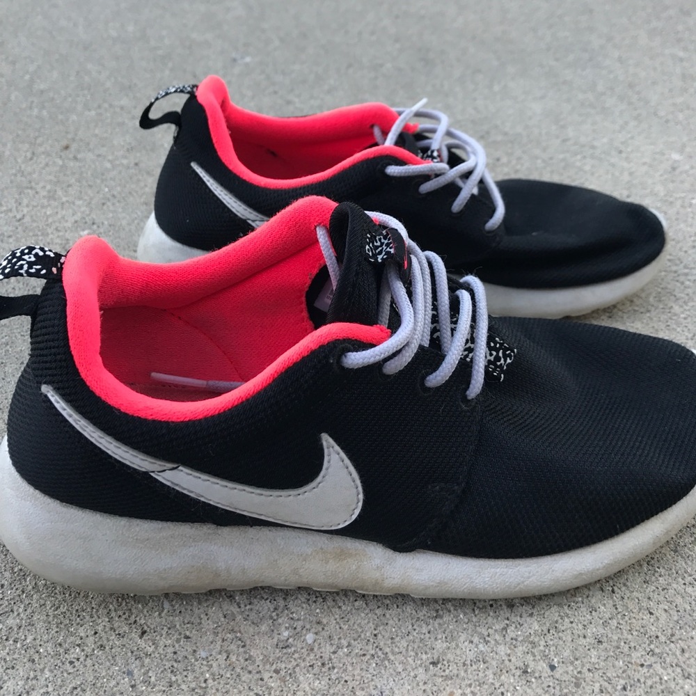 Nike roshes