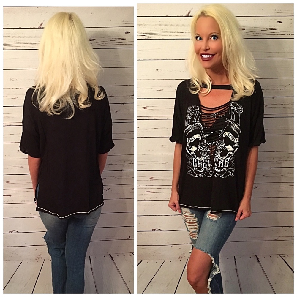 LAST 1! Slashed boyfriend cut choker tee - Picture 3 of 3