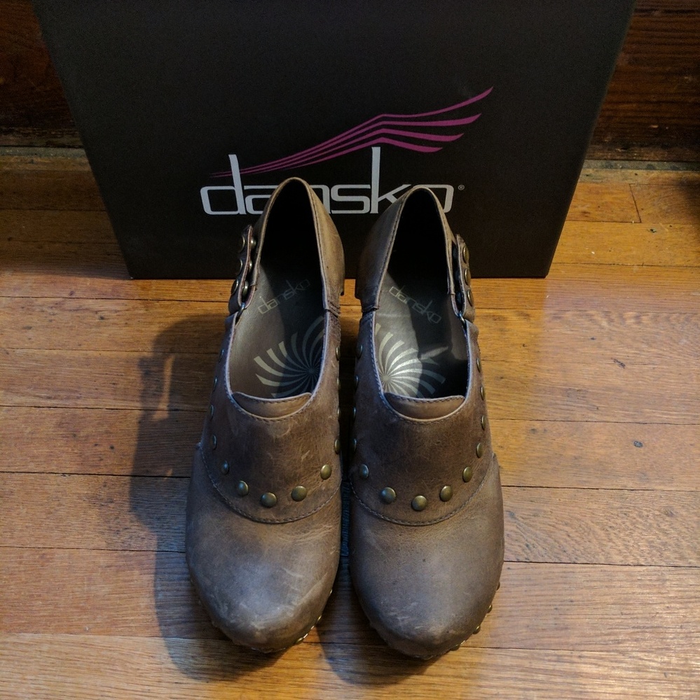 Women's Leather Heeled Ankle Bootie