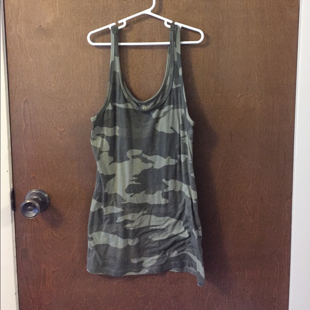 Camo tank