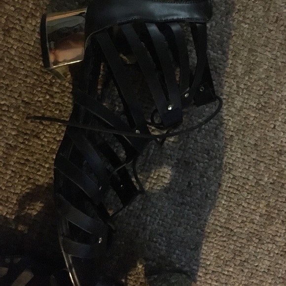 gladiator tie up zipper sandal w/ gold heel - Picture 2 of 4