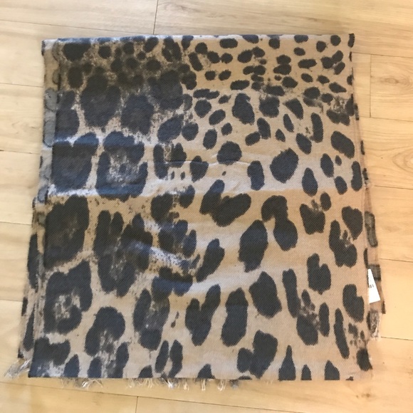 NWT J.Crew Leopard Print Wool Cotton Scarf Italy - Picture 5 of 8