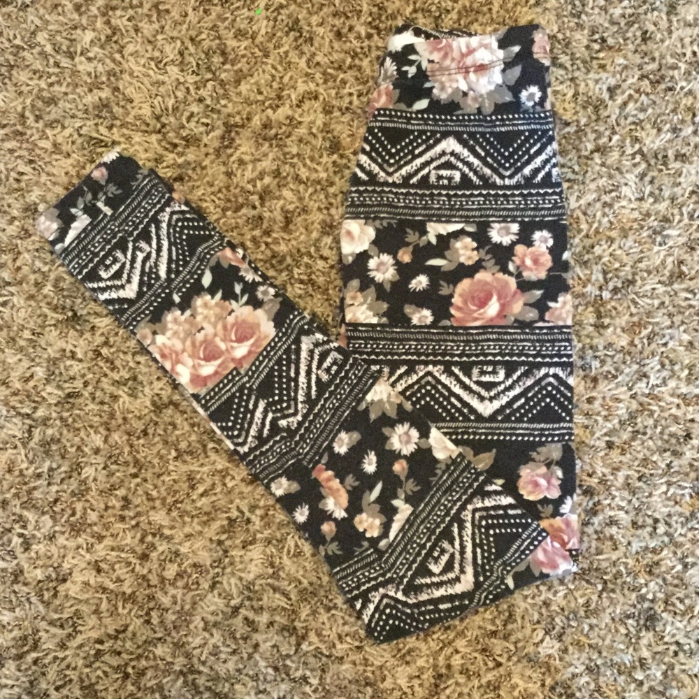 Flower and tribal leggings