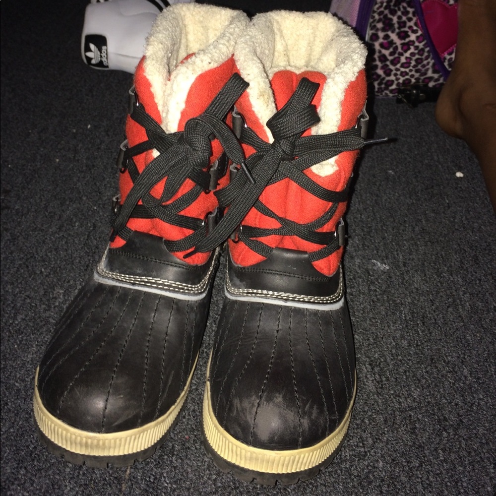 Boots - Picture 3 of 3
