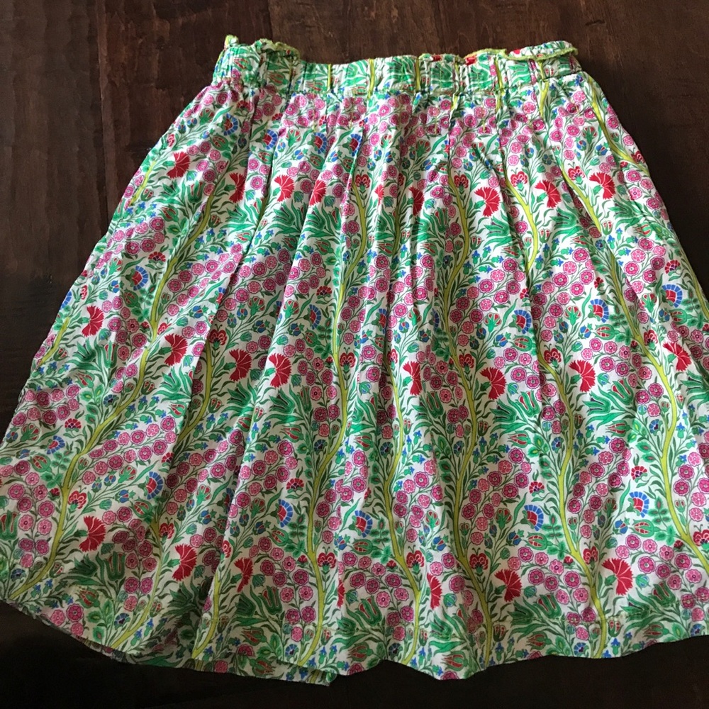 Peek girl beautiful floral skirt size L/8