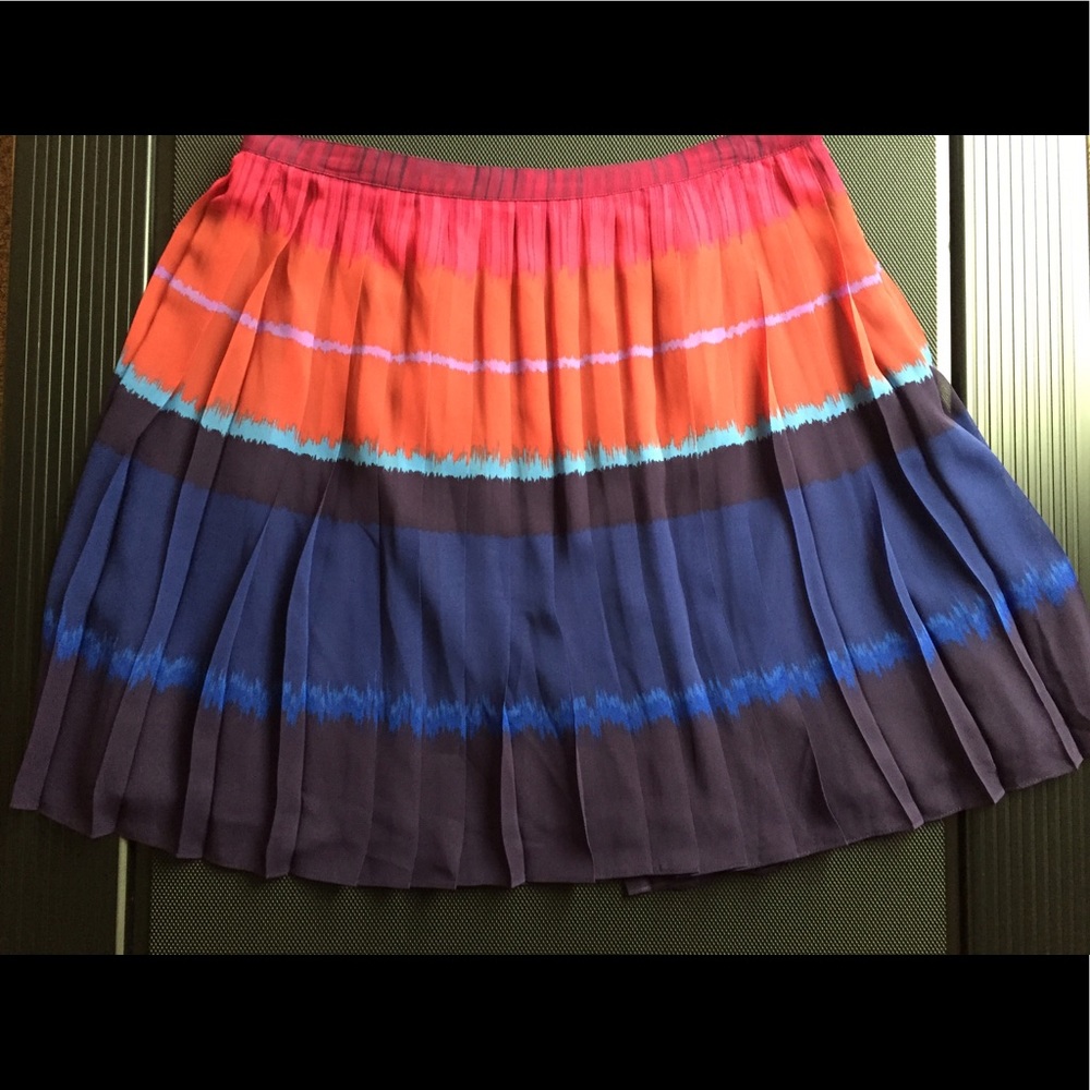 Elle Sz 12 Pleated Skirt
