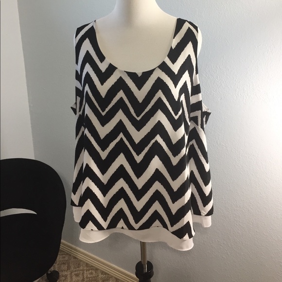 Zac & Rachel Tops - Zac & Rachel chevron blouse