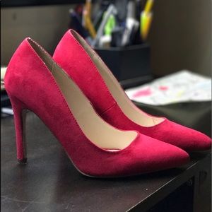 Red Pointy Toe Heels👠