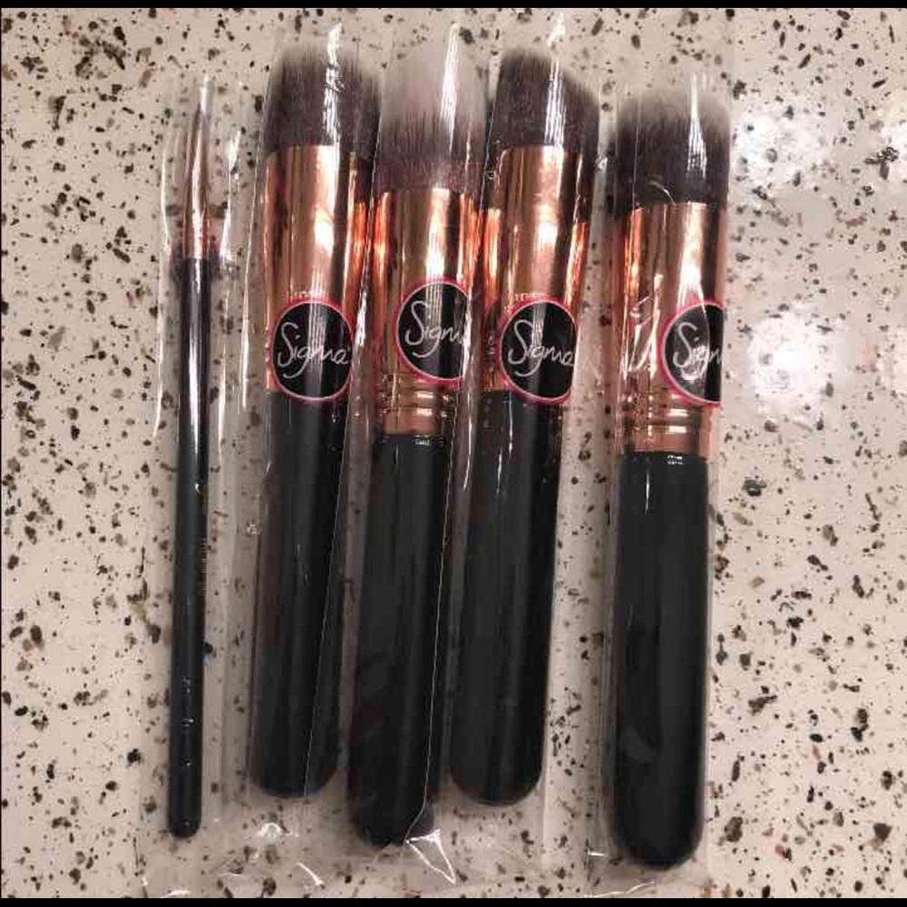 9 Sigma Makeup Brushes