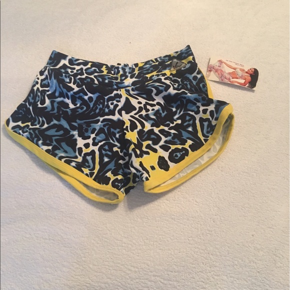Workout shorts - Picture 1 of 3