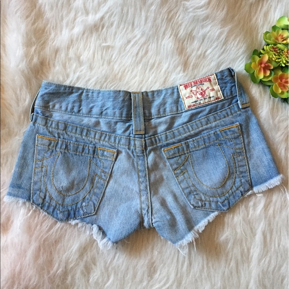 🔻| True Religion | Faye short cut off jean shorts - Picture 4 of 8