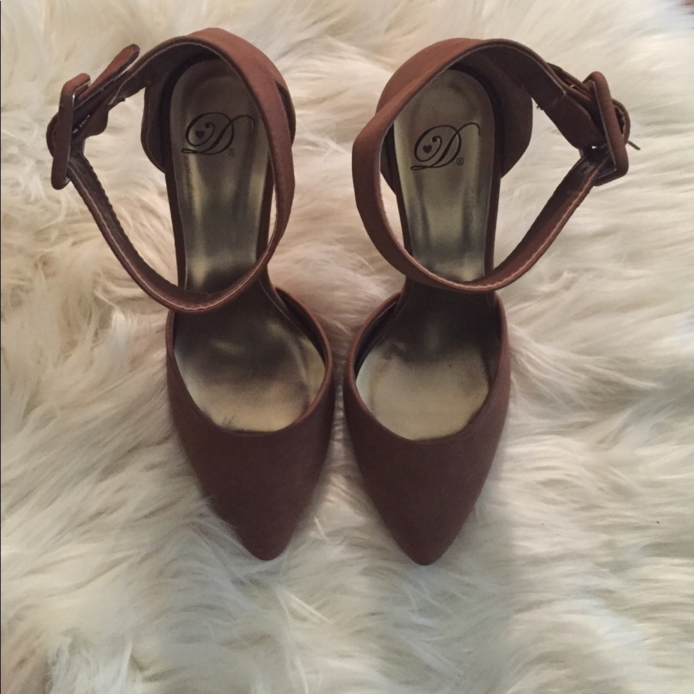 Ankle strap heels NO OFFERS FINAL PRICE