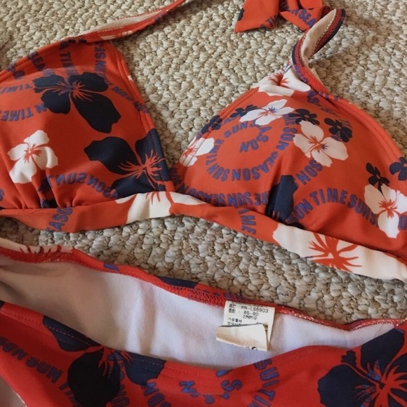 Fun Bikini Set - Picture 3 of 3