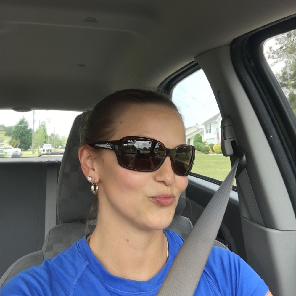 Meet your Posher, Maegan