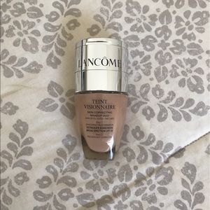 Lancôme Teint Visionnaire foundation-220 buff