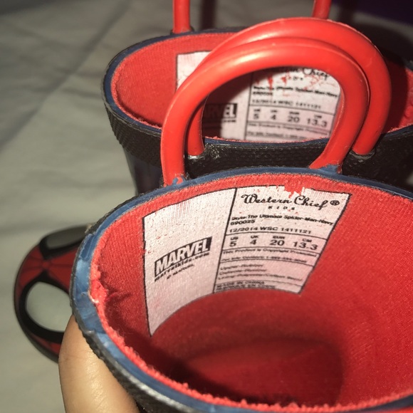 Toddler Spider-Man rain boots - Picture 2 of 7