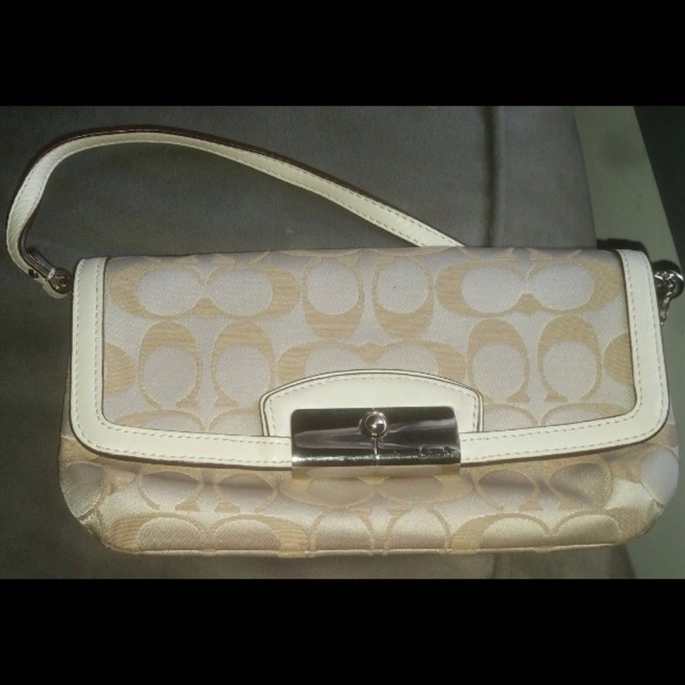 Coach Kristen Large Flap Wrislet